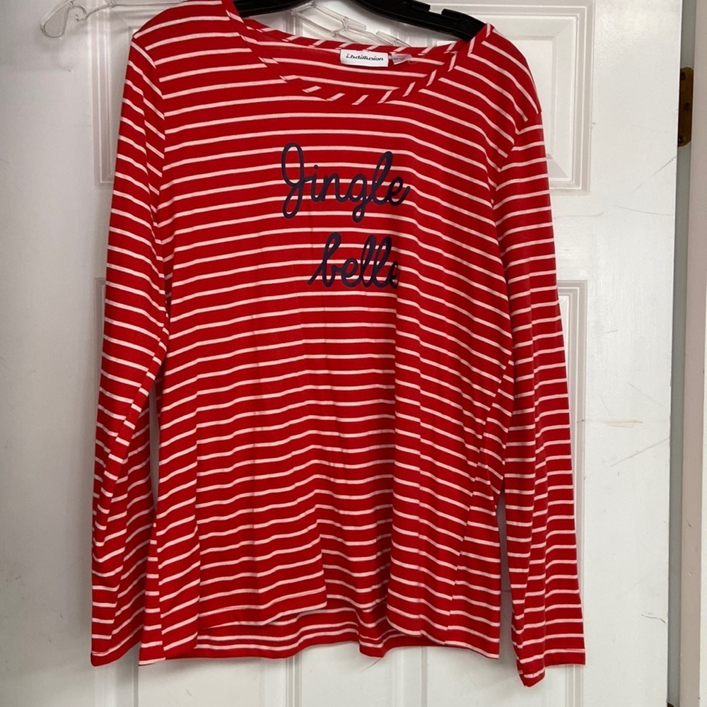 ‼️🆕‼️Fun striped red &white holiday long sleeve shirt size large blue lettering